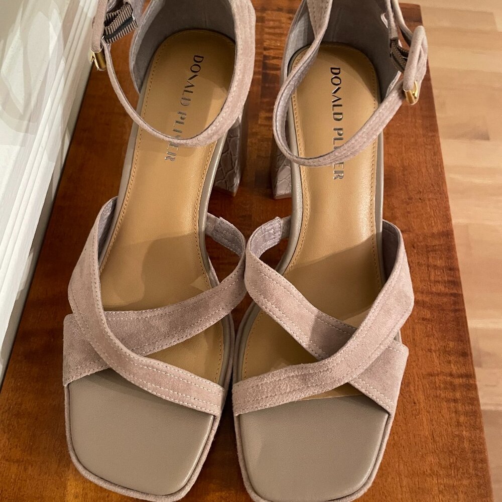 Donald Pliner Trista Taupe Suede Sandal Platform Womens Size 9 Ankle Strap NWOT
